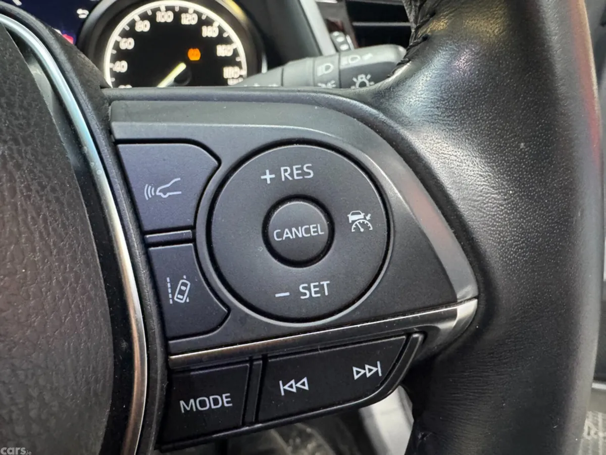 Toyota Camry Saloon, Petrol Hybrid, 2019, Black