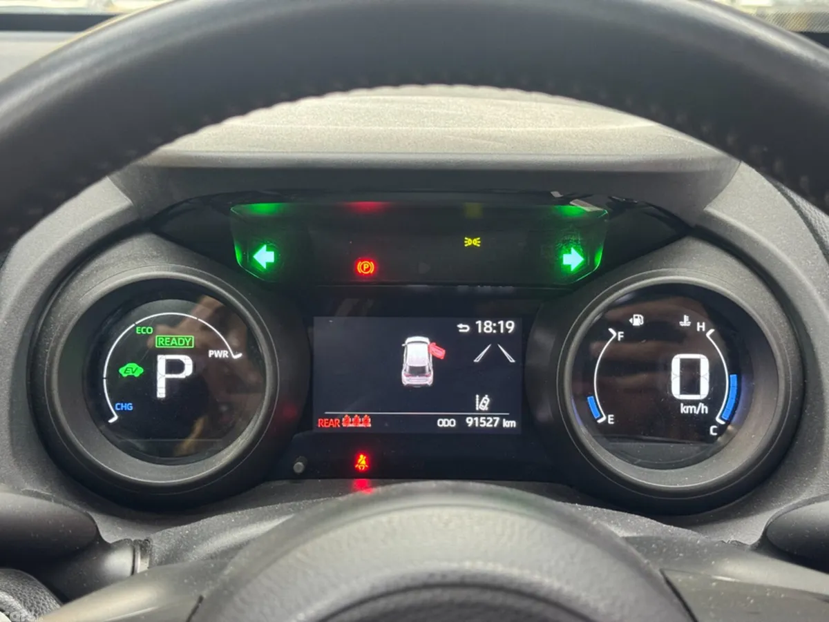 Toyota Yaris Cross SUV, Petrol Hybrid, 2021, White