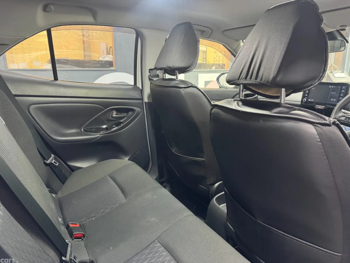 Toyota Yaris Cross SUV, Petrol Hybrid, 2021, White
