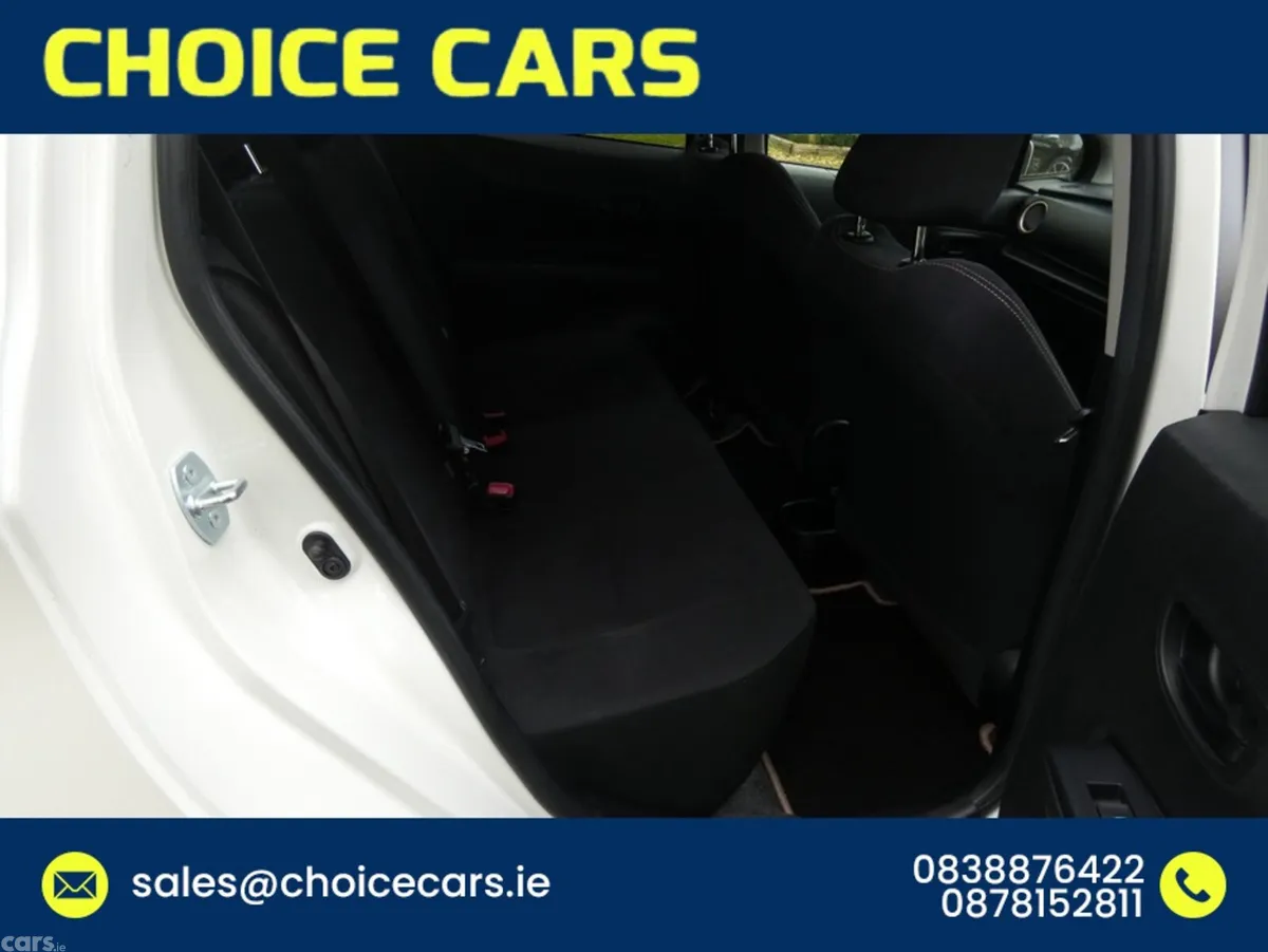 Toyota Yaris Hatchback, Petrol, 2014, White