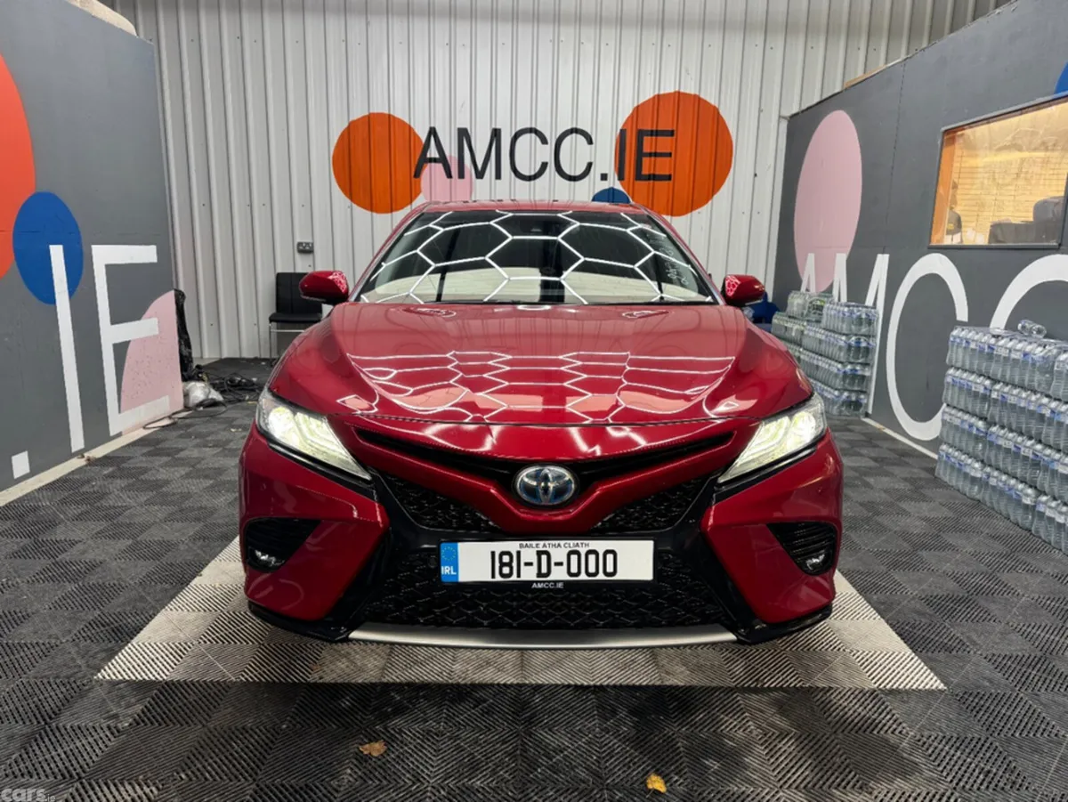 Toyota Camry Saloon, Petrol Hybrid, 2018, Red