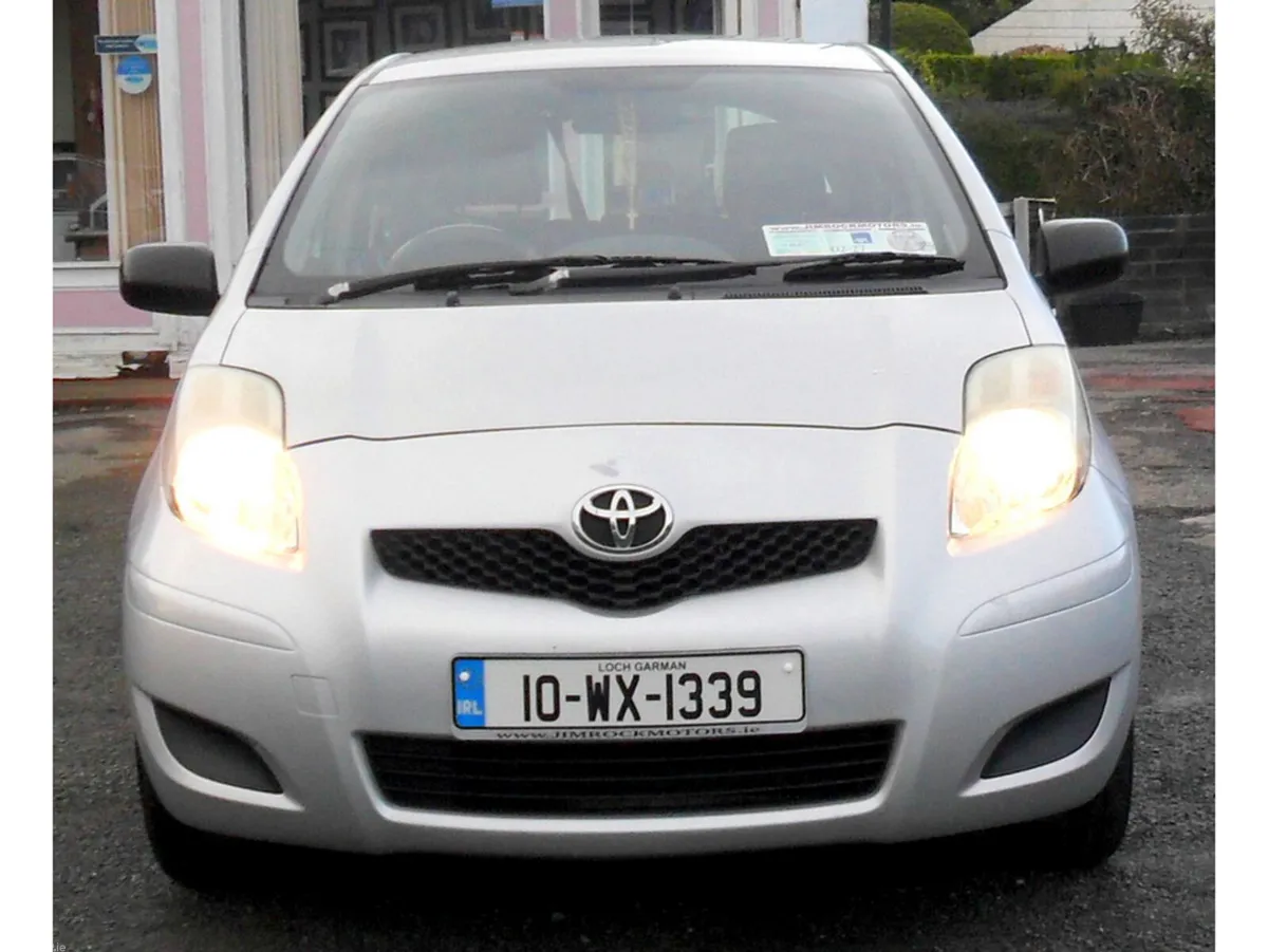 Toyota Yaris Hatchback, Petrol, 2010, Silver