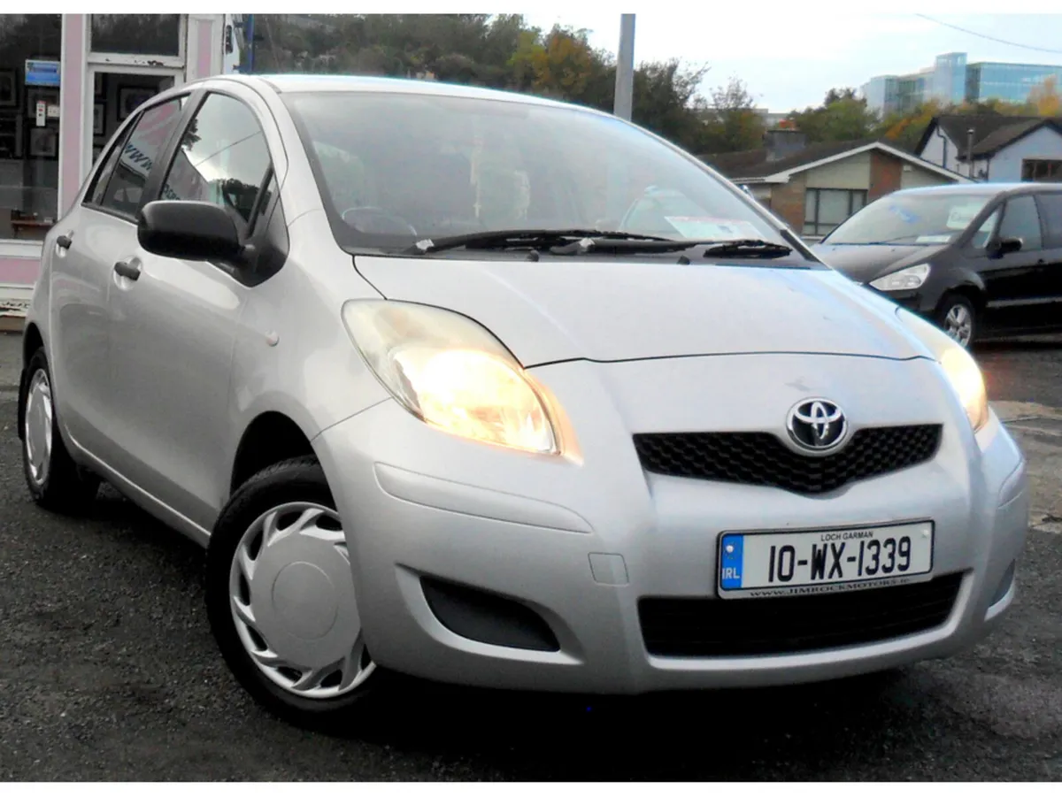 Toyota Yaris Hatchback, Petrol, 2010, Silver