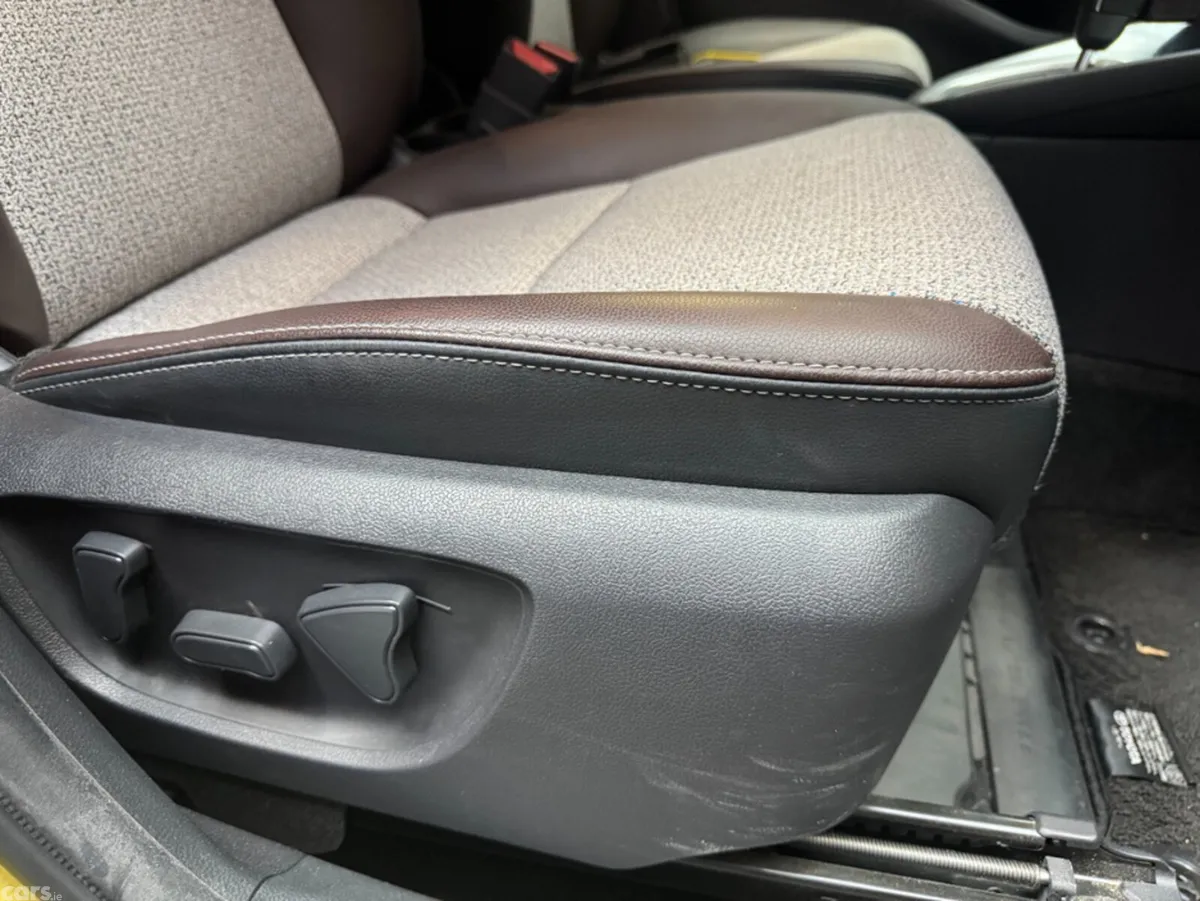 Toyota Yaris Cross SUV, Petrol Hybrid, 2021, Gold