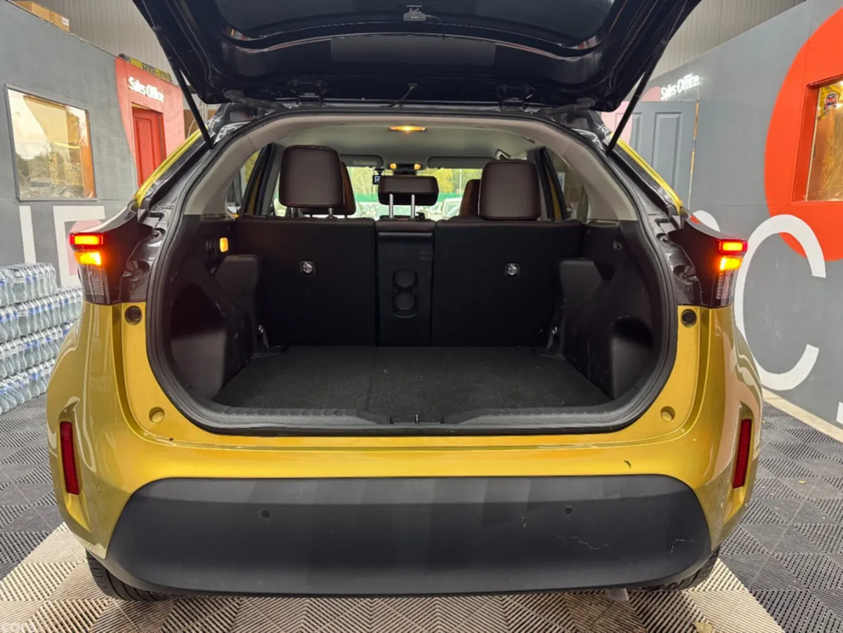 Toyota Yaris Cross SUV, Petrol Hybrid, 2021, Gold