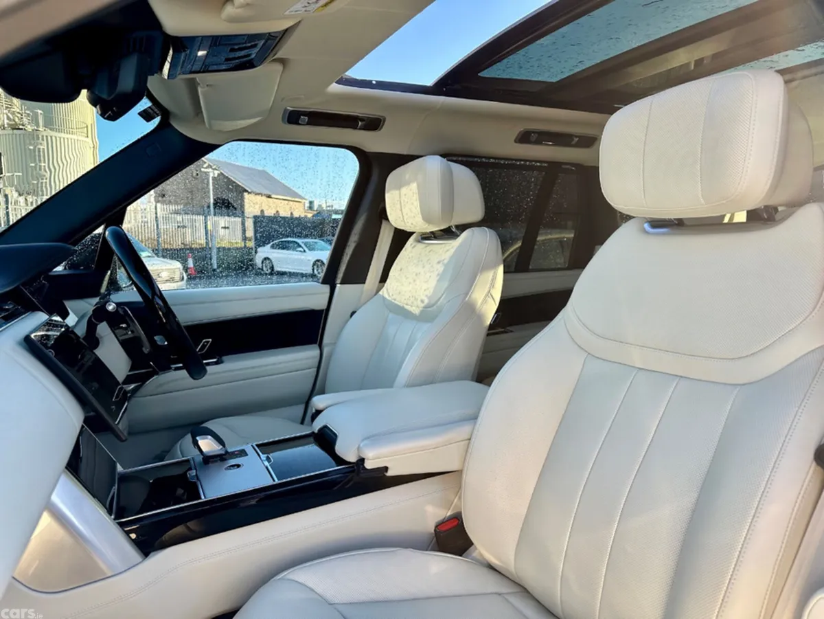 Land Rover Range Rover SUV, Petrol Plug-in Hybrid, 2025, Black