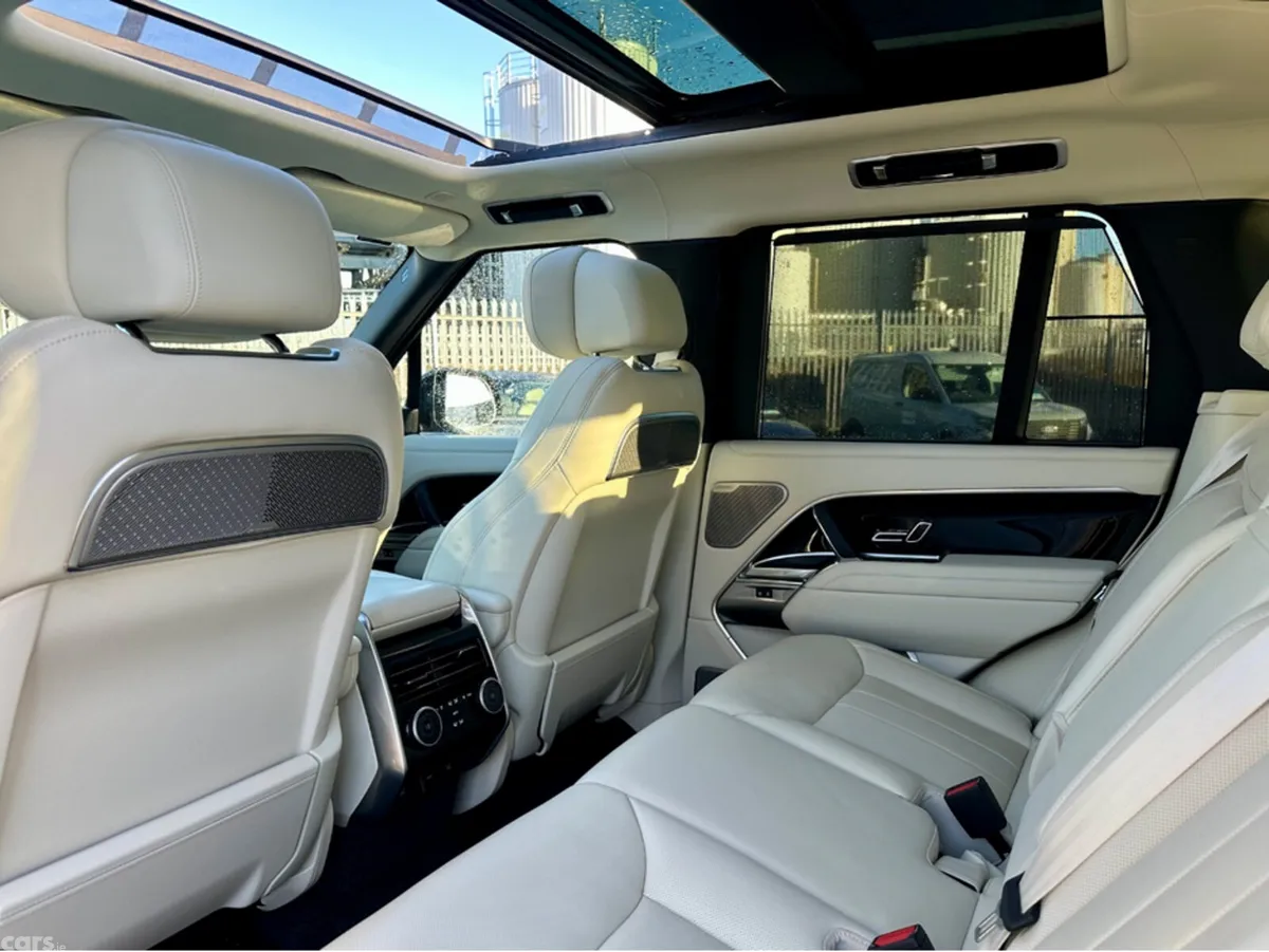 Land Rover Range Rover SUV, Petrol Plug-in Hybrid, 2025, Black