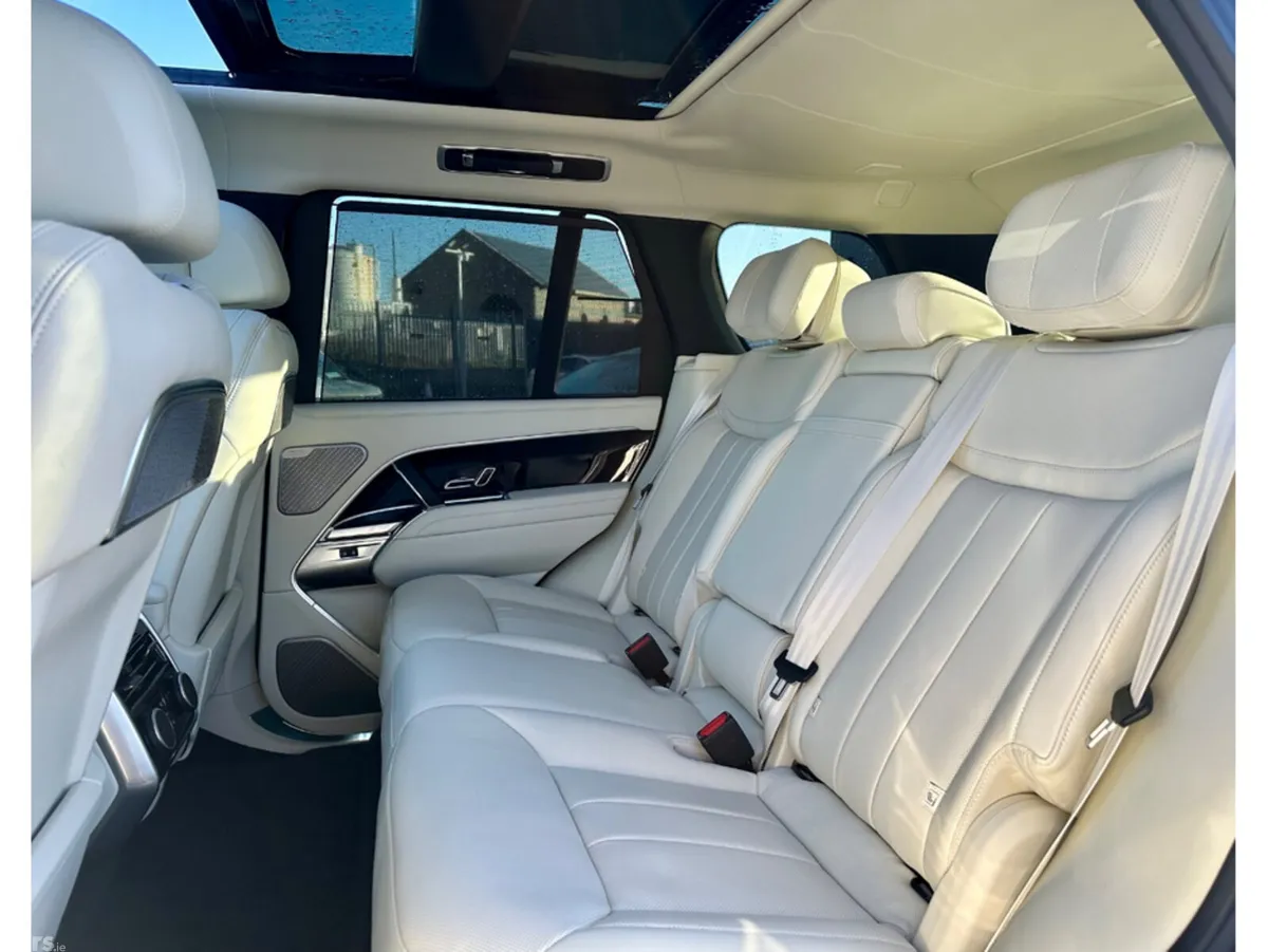 Land Rover Range Rover SUV, Petrol Plug-in Hybrid, 2025, Black