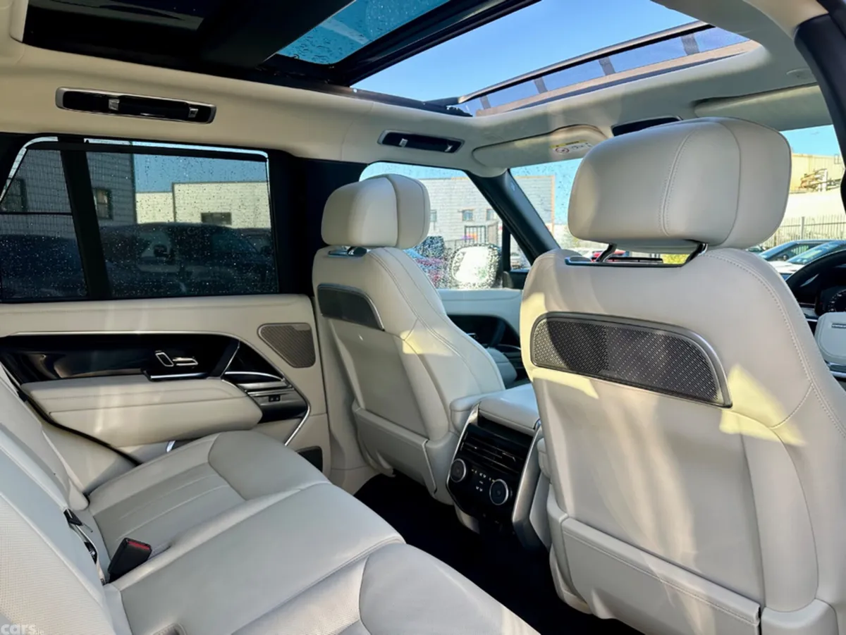 Land Rover Range Rover SUV, Petrol Plug-in Hybrid, 2025, Black
