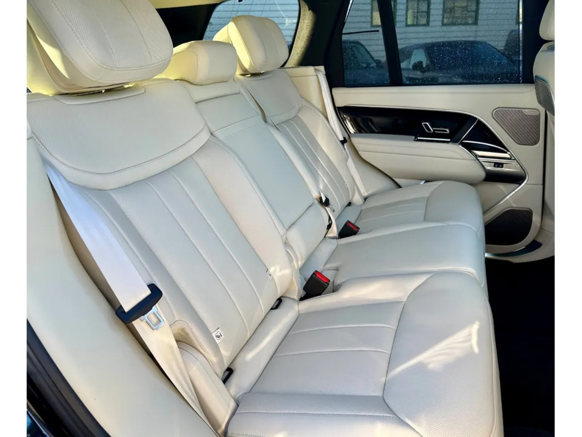 Land Rover Range Rover SUV, Petrol Plug-in Hybrid, 2025, Black