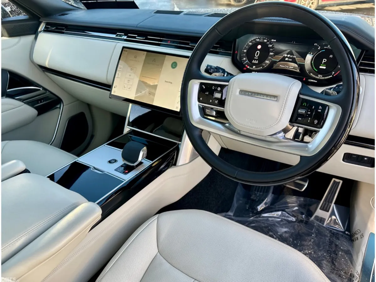 Land Rover Range Rover SUV, Petrol Plug-in Hybrid, 2025, Black