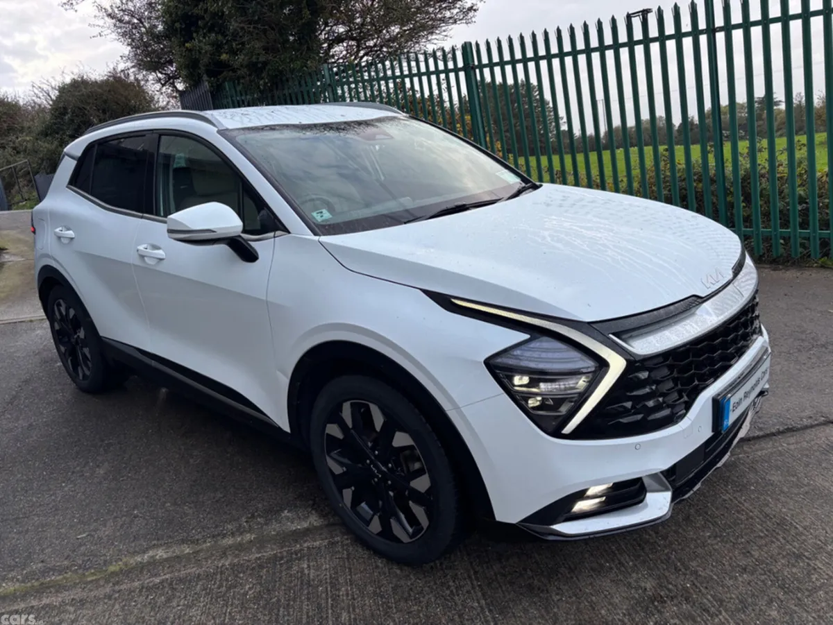 Kia Sportage MPV, Petrol Plug-in Hybrid, 2023, White