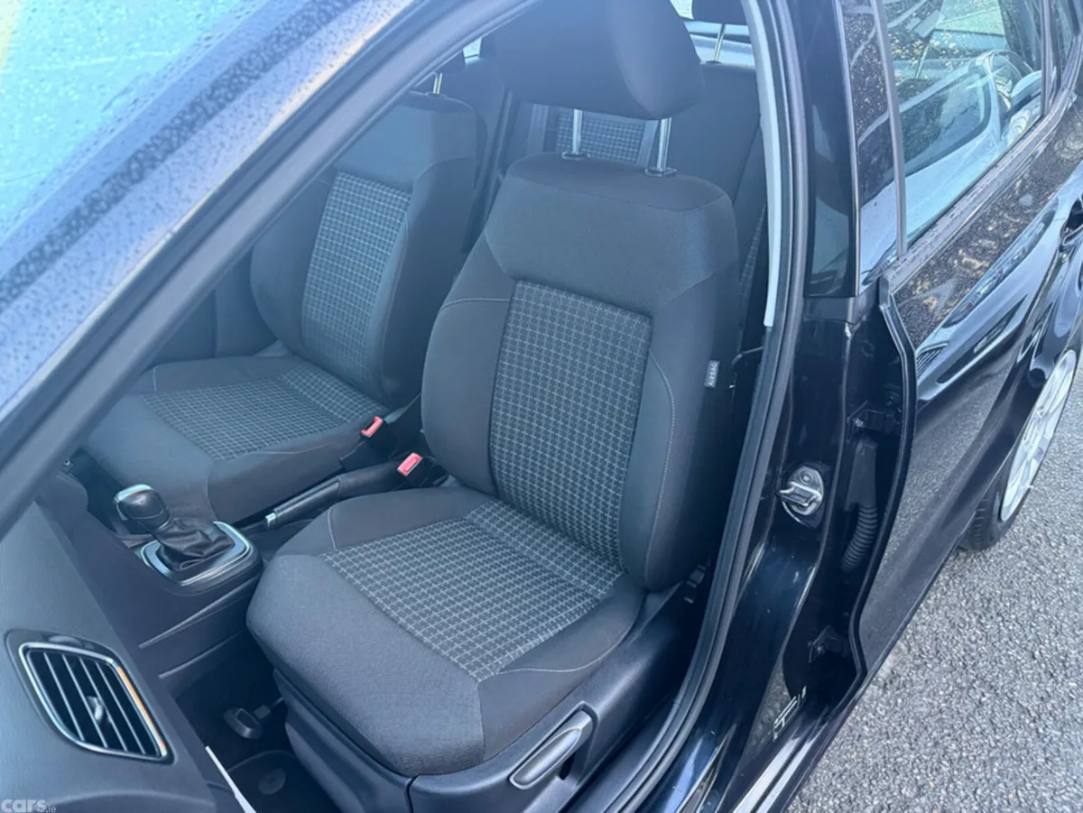 Volkswagen Polo Hatchback, Petrol, 2014, Black