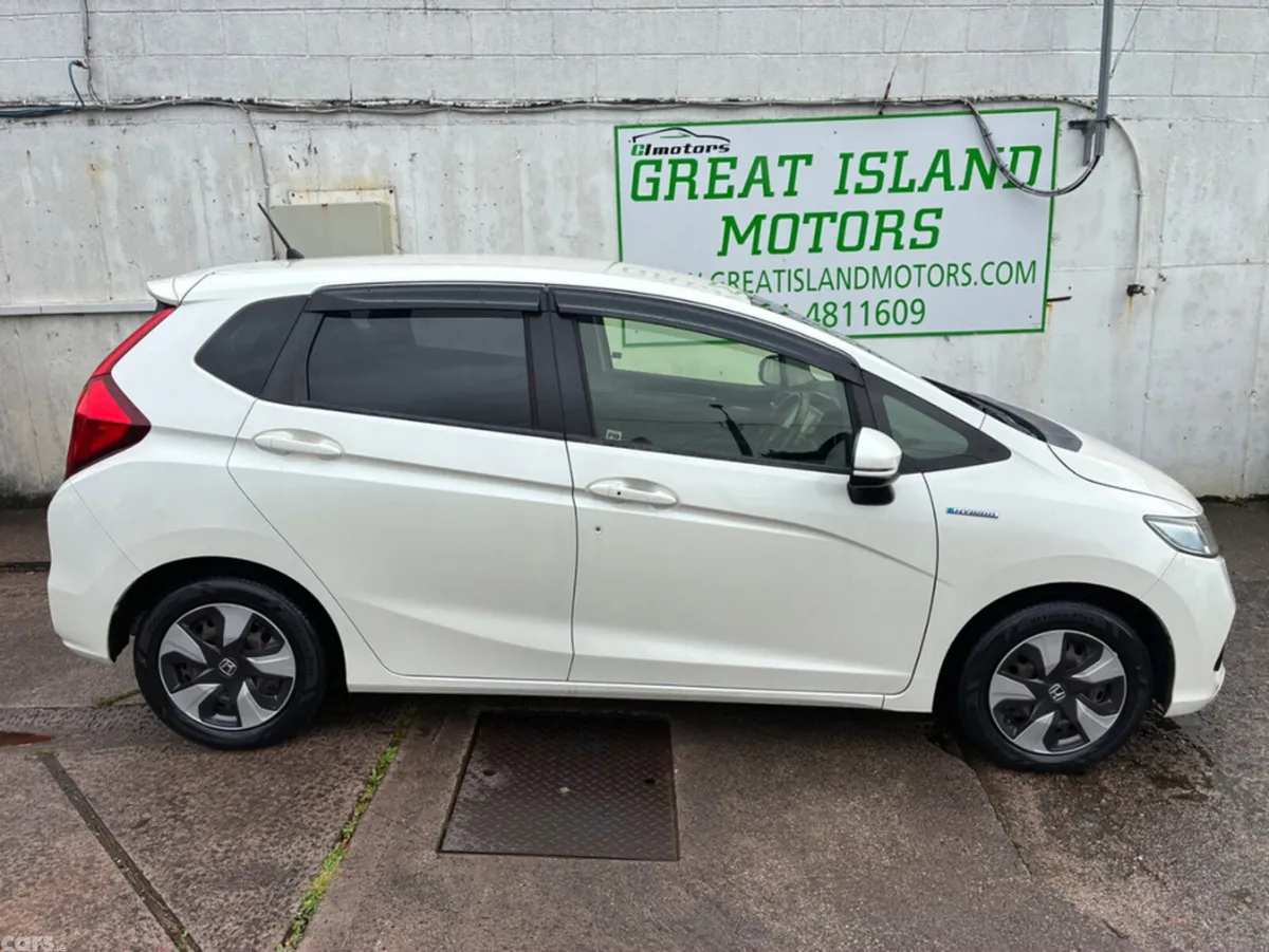 Honda Fit Hatchback, Petrol Hybrid, 2018, White