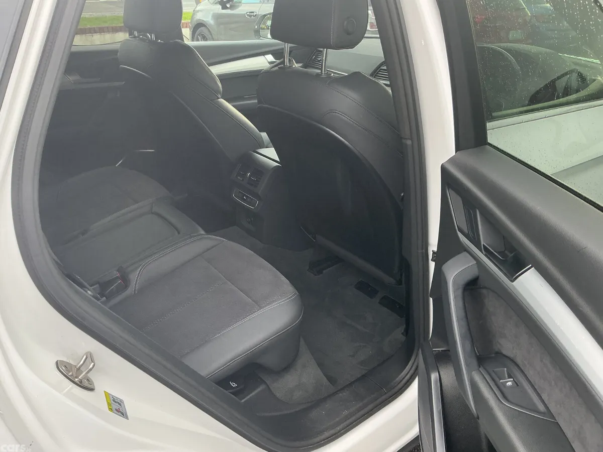 Audi Q5 SUV, Petrol Hybrid, 2023, White
