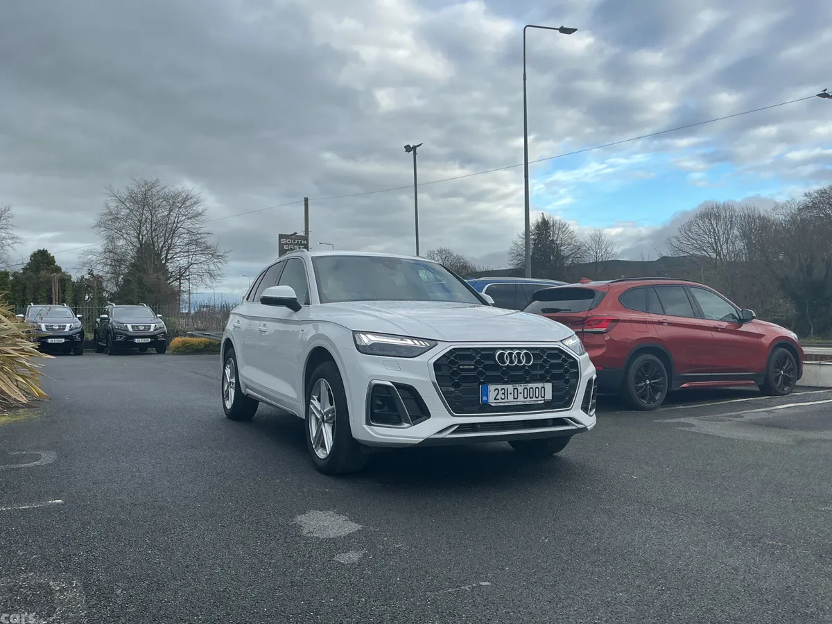 Audi Q5 SUV, Petrol Hybrid, 2023, White
