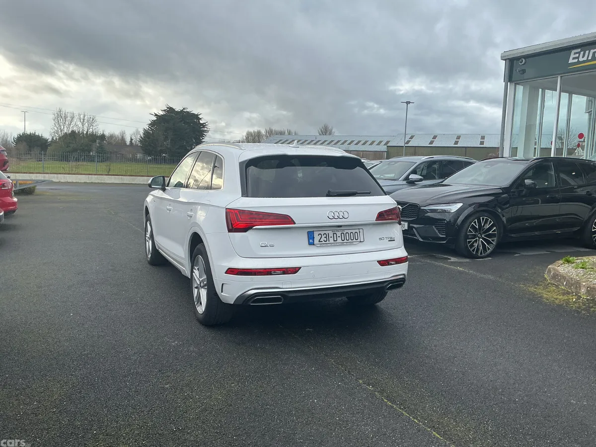 Audi Q5 SUV, Petrol Hybrid, 2023, White
