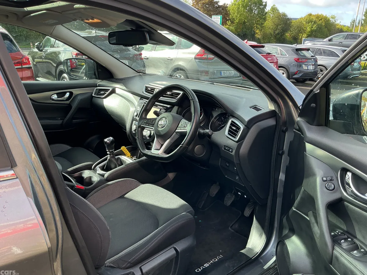 Nissan Qashqai SUV, Diesel, 2019, Grey