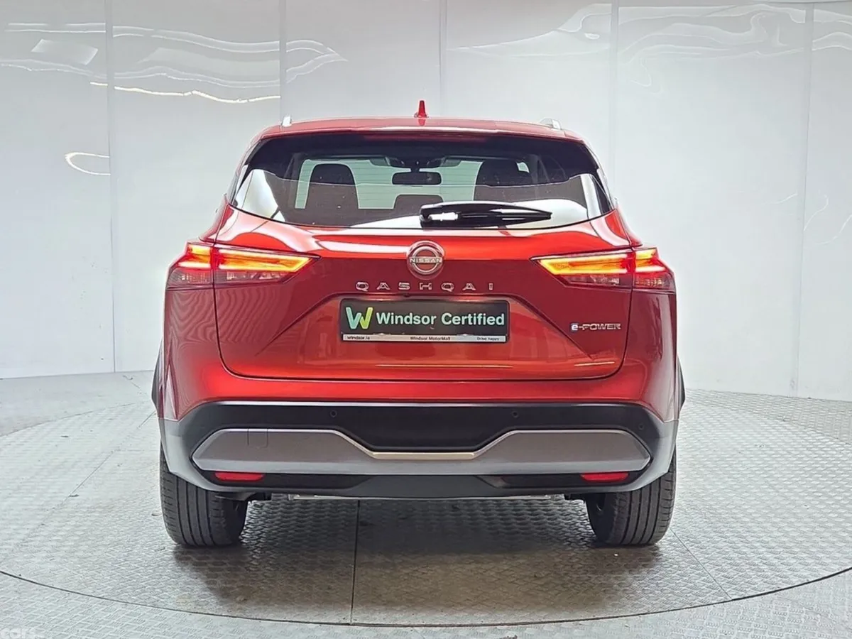 Nissan Qashqai MPV, Petrol, 2023, Red