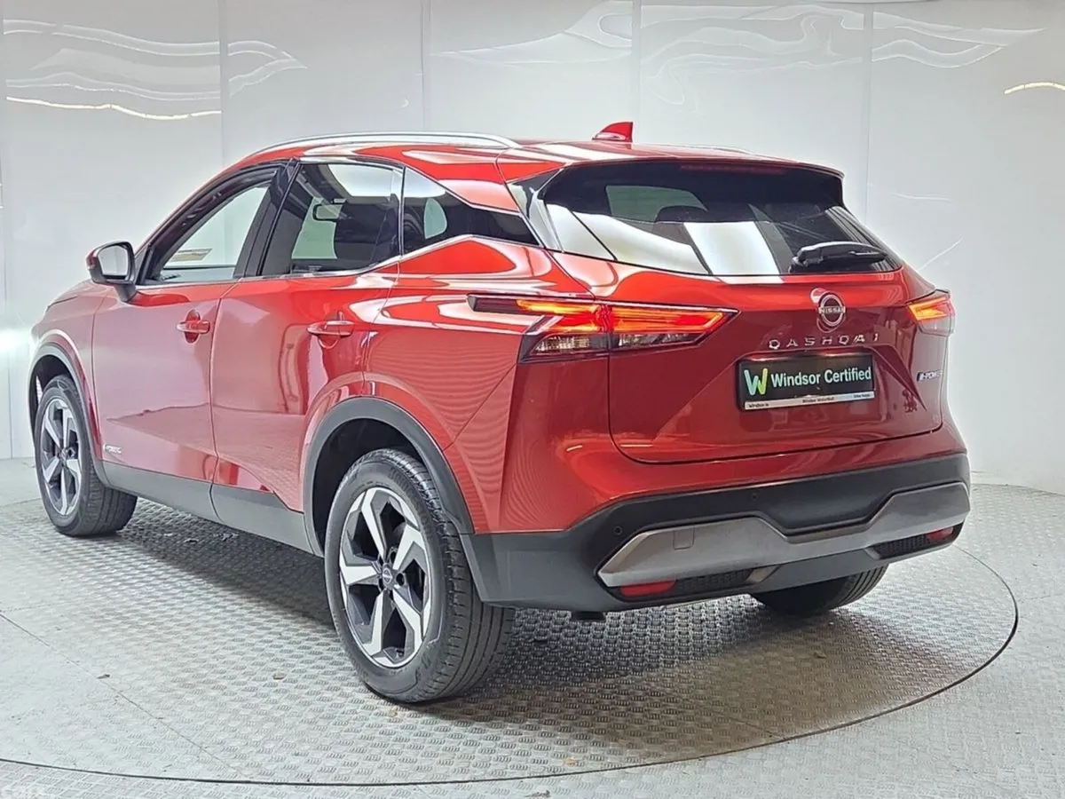 Nissan Qashqai MPV, Petrol, 2023, Red