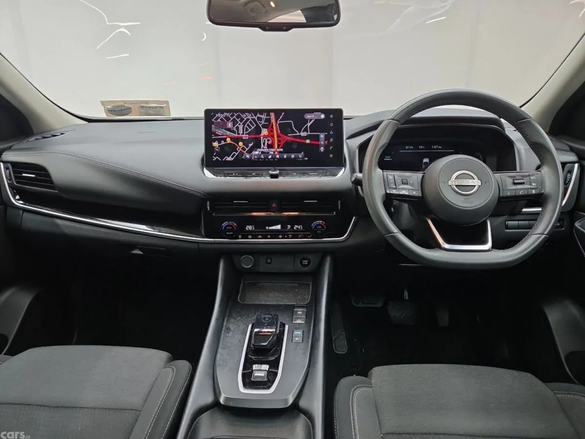Nissan Qashqai MPV, Petrol Hybrid, 2023, White