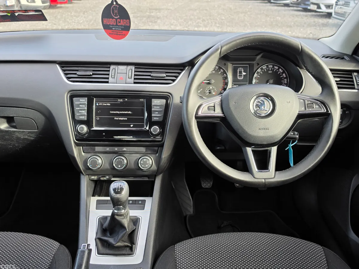 Skoda Octavia Saloon, Diesel, 2015, Black