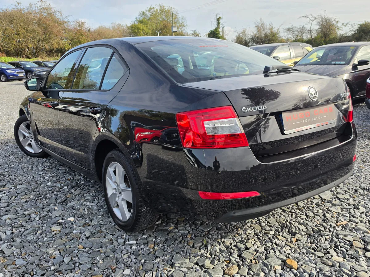 Skoda Octavia Saloon, Diesel, 2015, Black