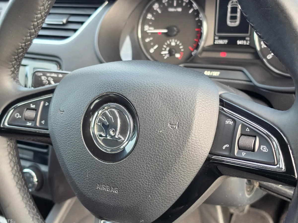 Skoda Octavia Saloon, Diesel, 2015, Black