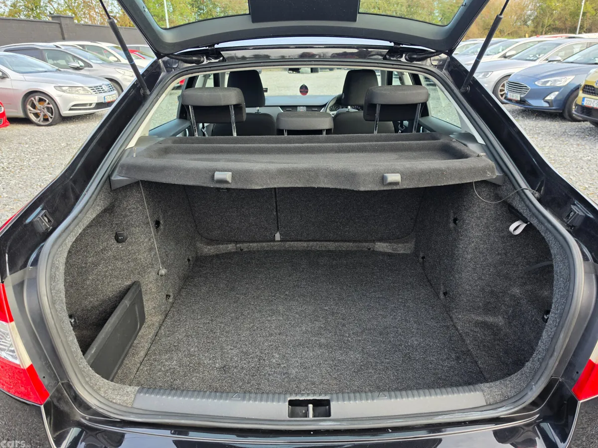 Skoda Octavia Saloon, Diesel, 2015, Black
