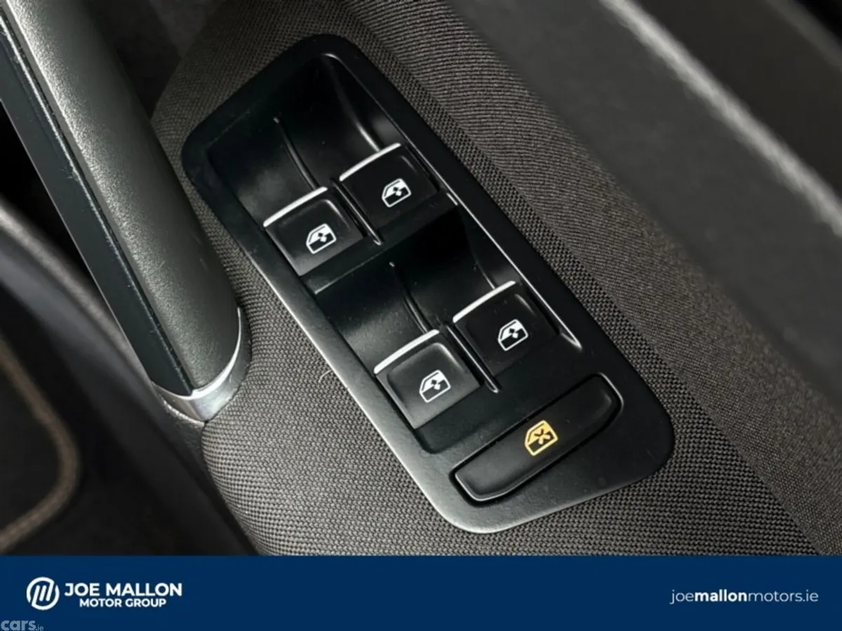 Volkswagen Golf Estate, Petrol, 2019, Red