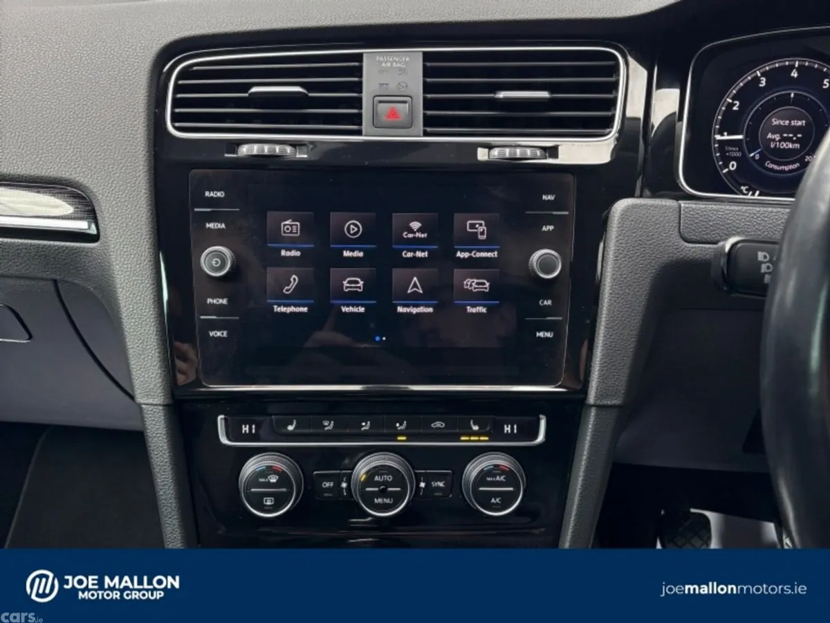 Volkswagen Golf Estate, Petrol, 2019, Red