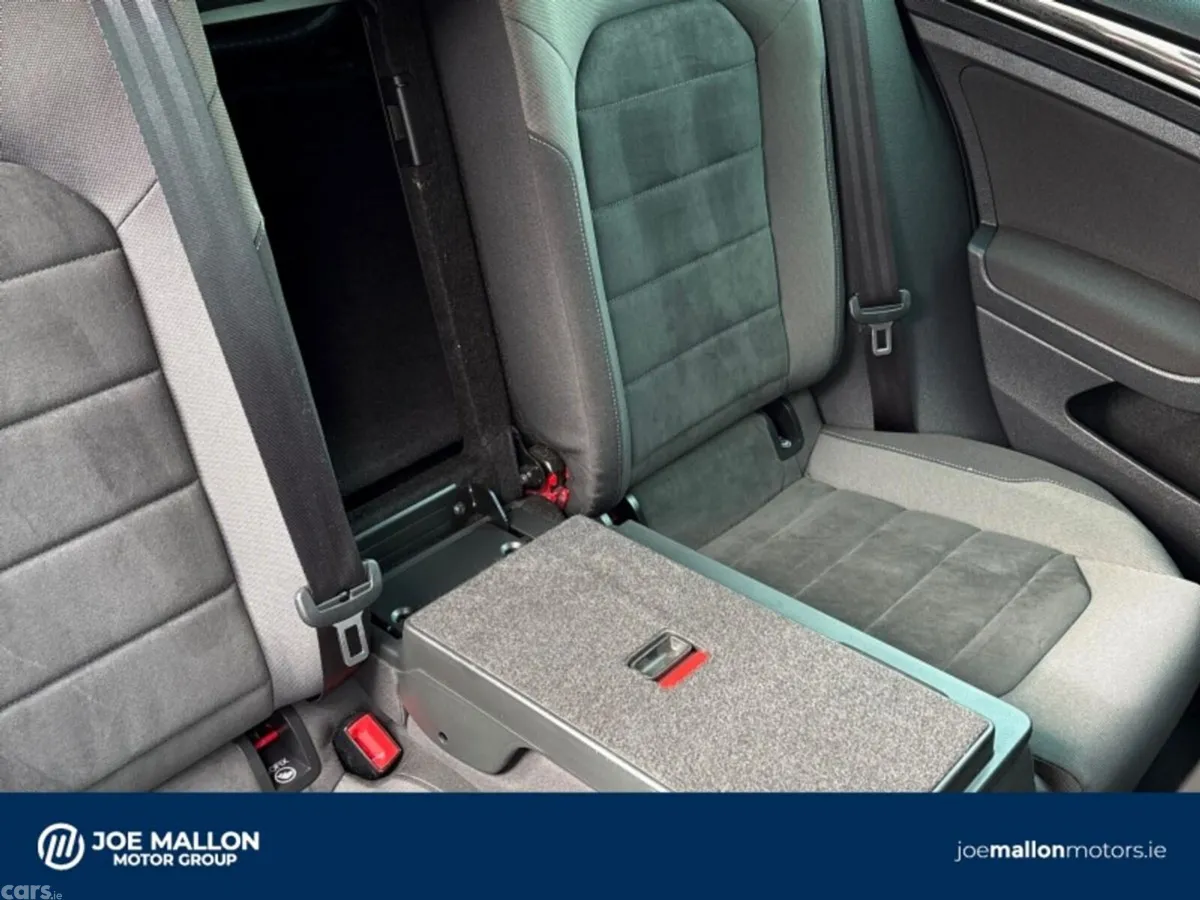 Volkswagen Golf Estate, Petrol, 2019, Red