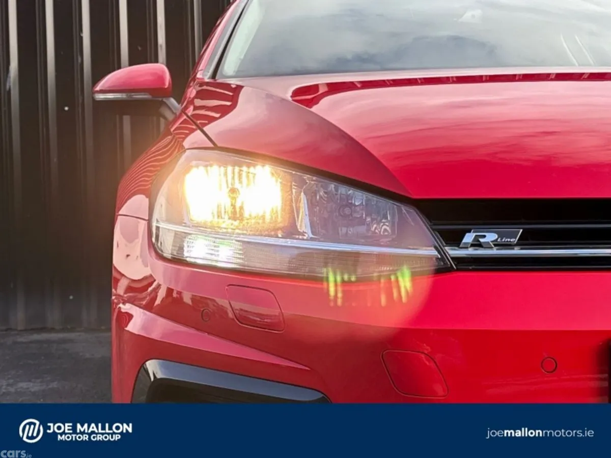 Volkswagen Golf Estate, Petrol, 2019, Red
