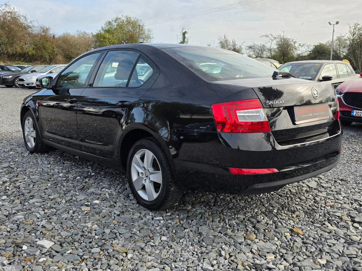 Skoda Octavia Saloon, Diesel, 2015, Black