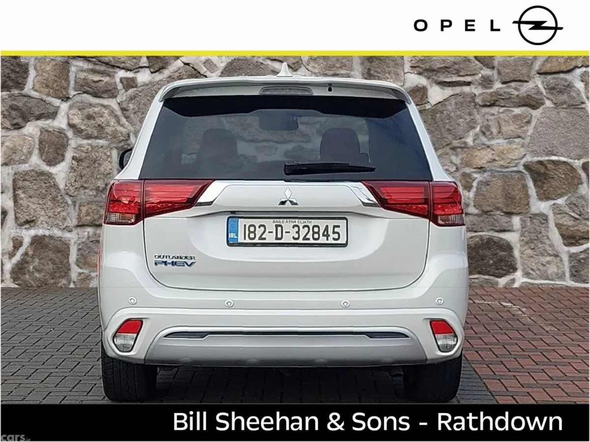 Mitsubishi Outlander SUV, Petrol Plug-in Hybrid, 2018, White