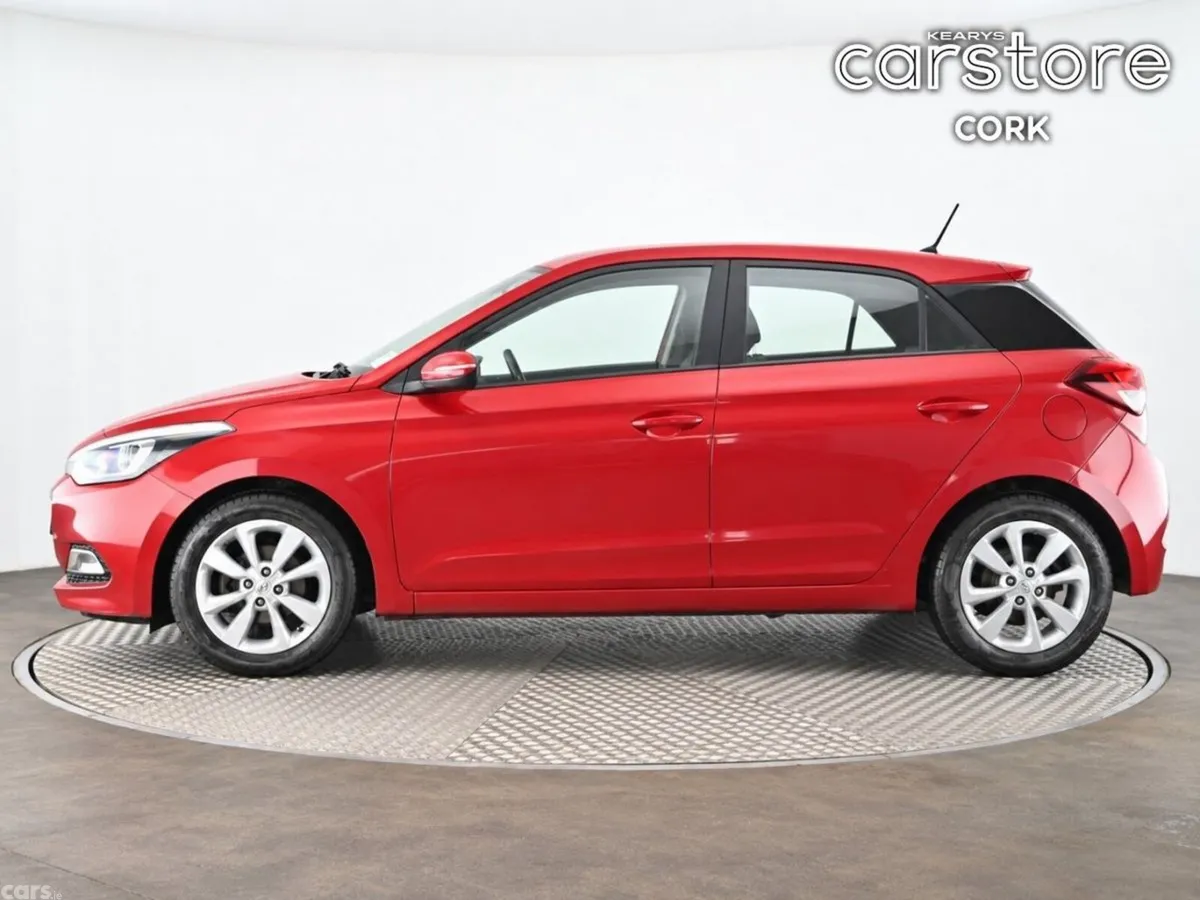 Hyundai i20 Hatchback, Petrol, 2016, Red