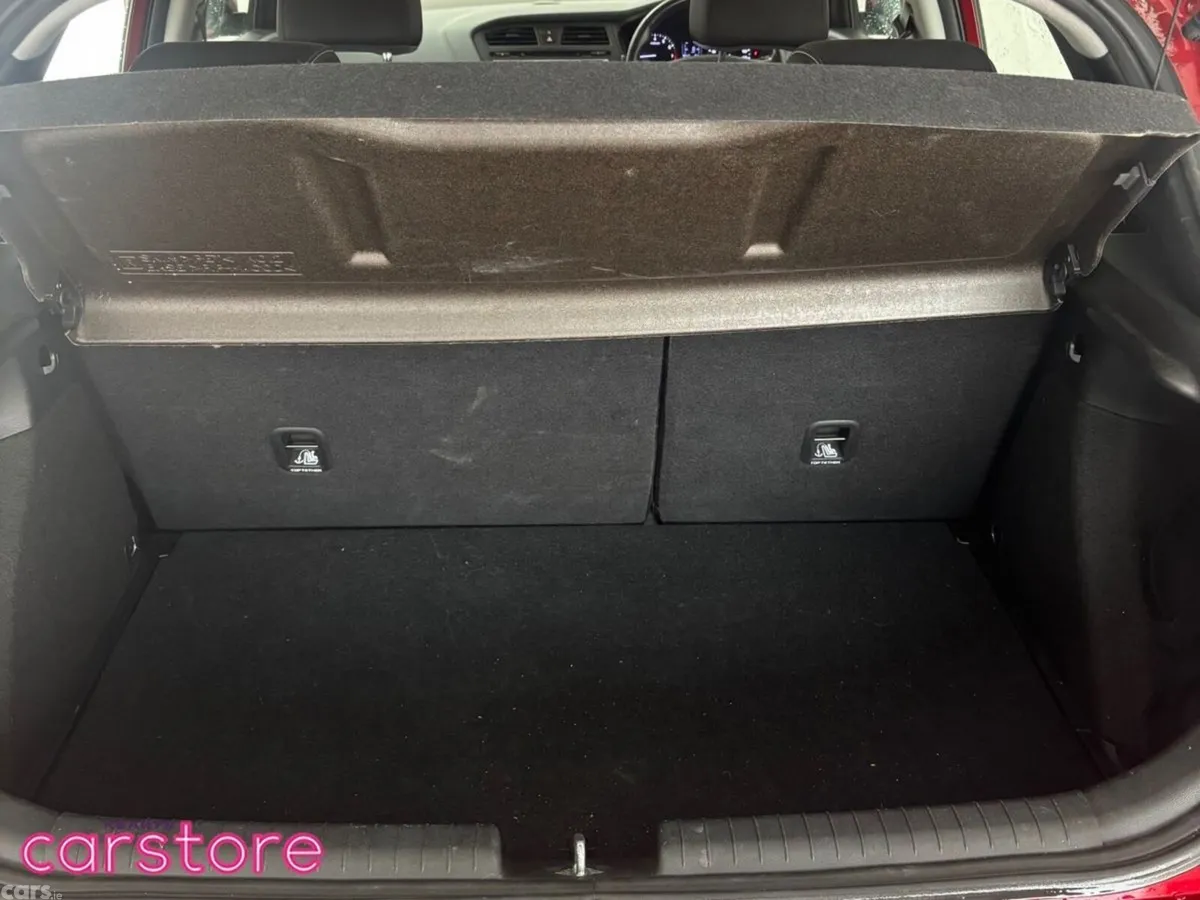 Hyundai i20 Hatchback, Petrol, 2016, Red