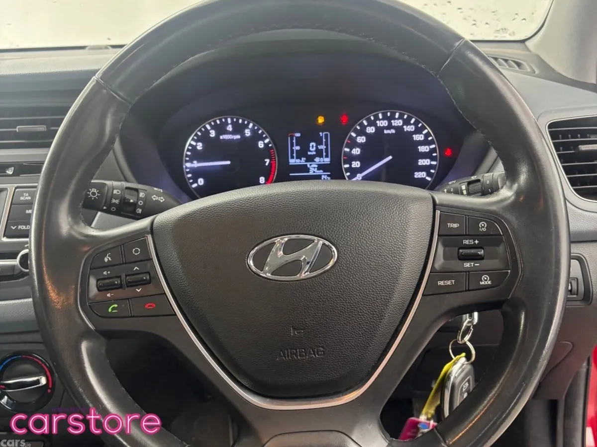 Hyundai i20 Hatchback, Petrol, 2016, Red