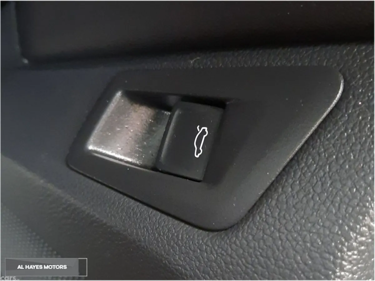 Volkswagen T-Roc SUV, Petrol, 2024, White