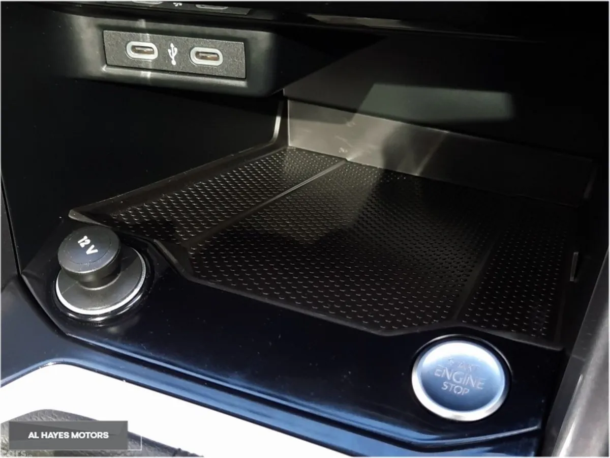 Volkswagen T-Roc SUV, Petrol, 2024, White