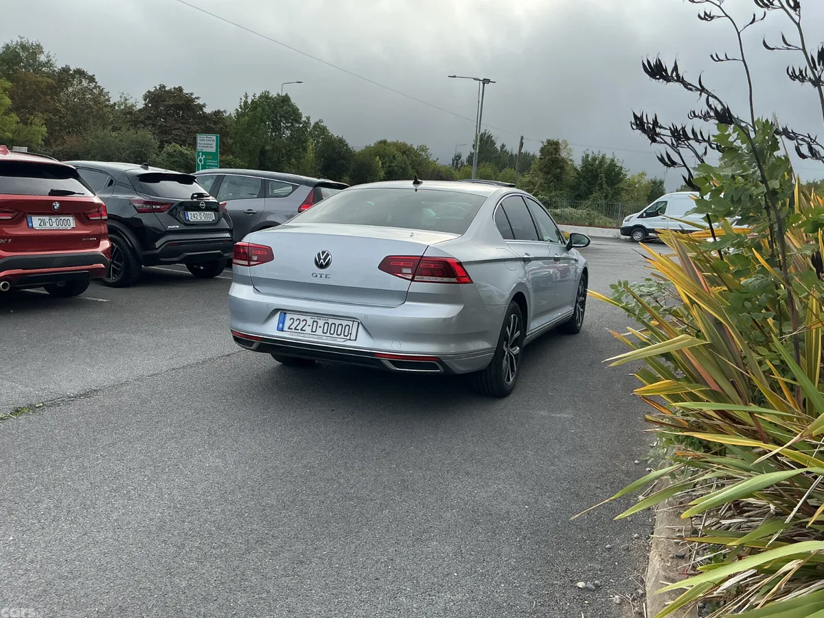 Volkswagen Passat Saloon, Petrol Hybrid, 2022, Silver
