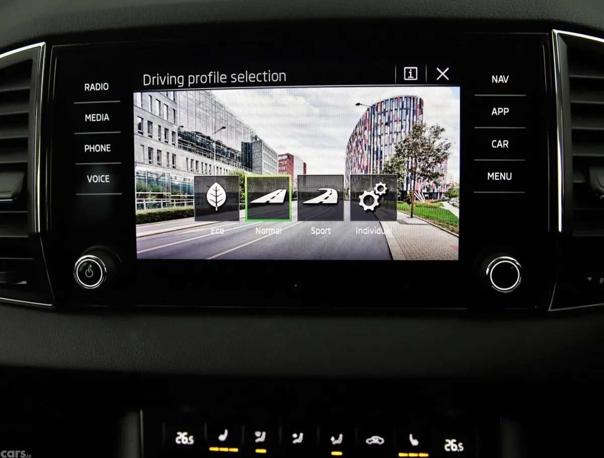 Skoda Karoq SUV, Diesel, 2024, Silver