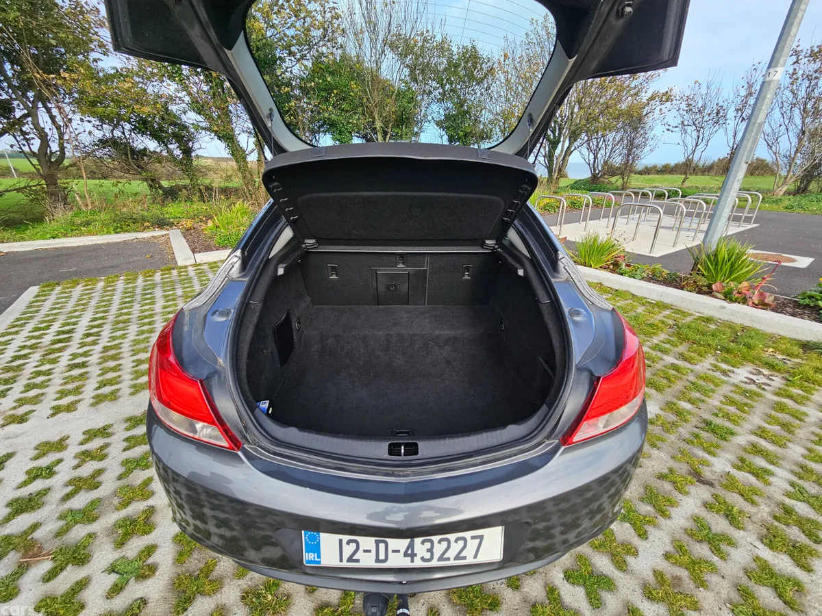 Opel Insignia Hatchback, Diesel, 2012, Grey