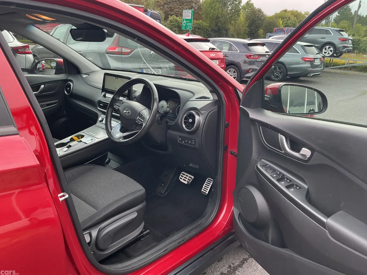 Hyundai KONA Hatchback, Electric, 2022, Red