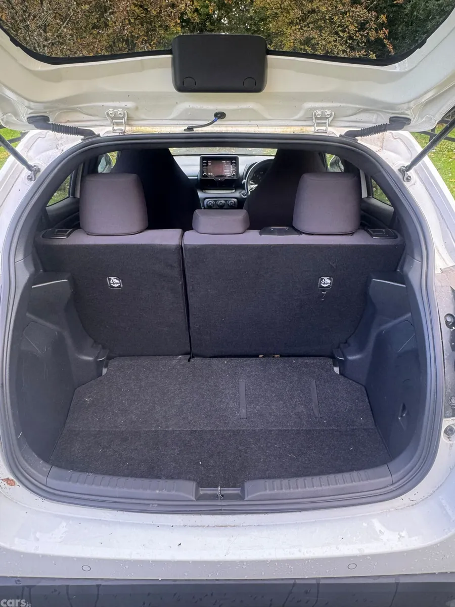 Toyota Yaris Hatchback, Petrol, 2020, White