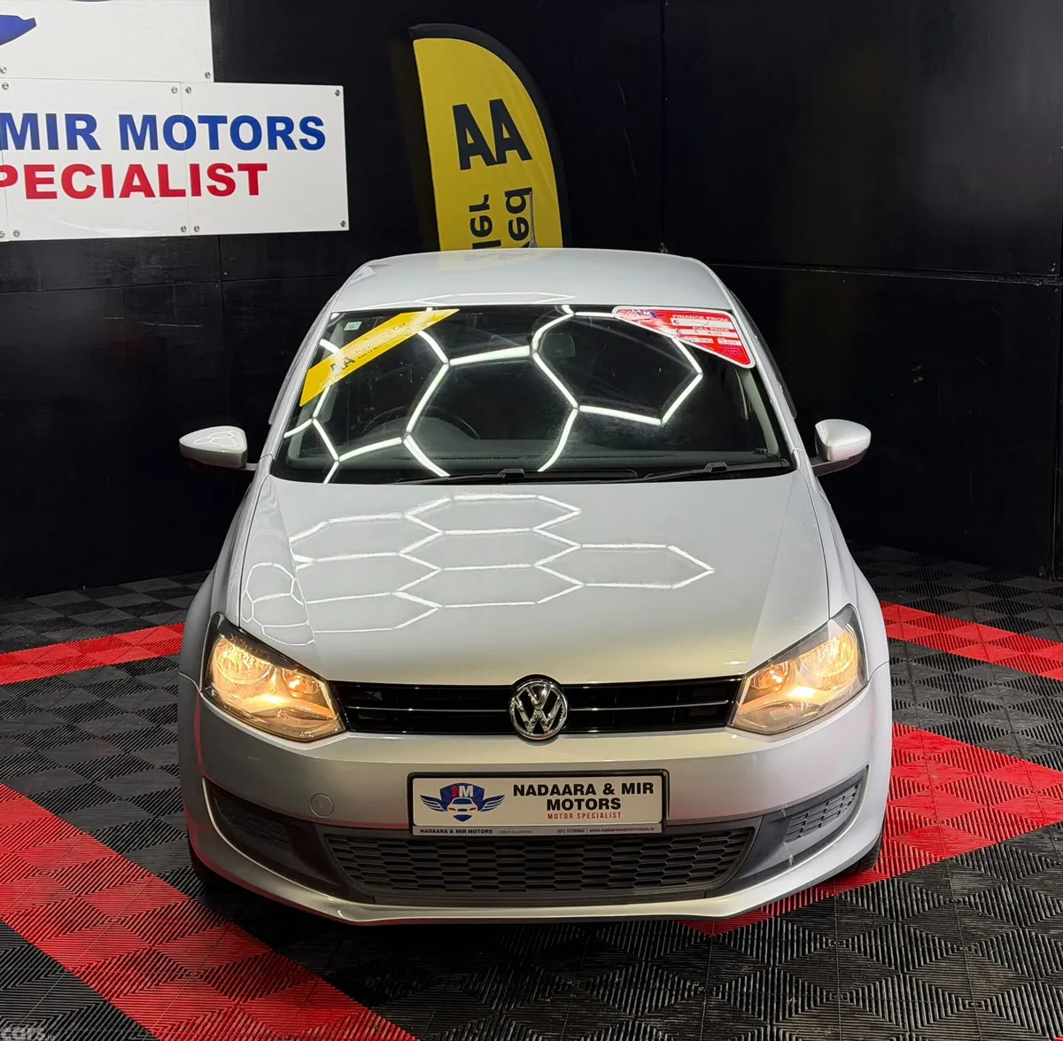 Volkswagen Polo Hatchback, Petrol, 2014, Silver