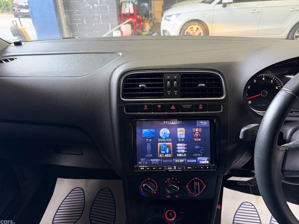 Volkswagen Polo Hatchback, Petrol, 2014, Silver