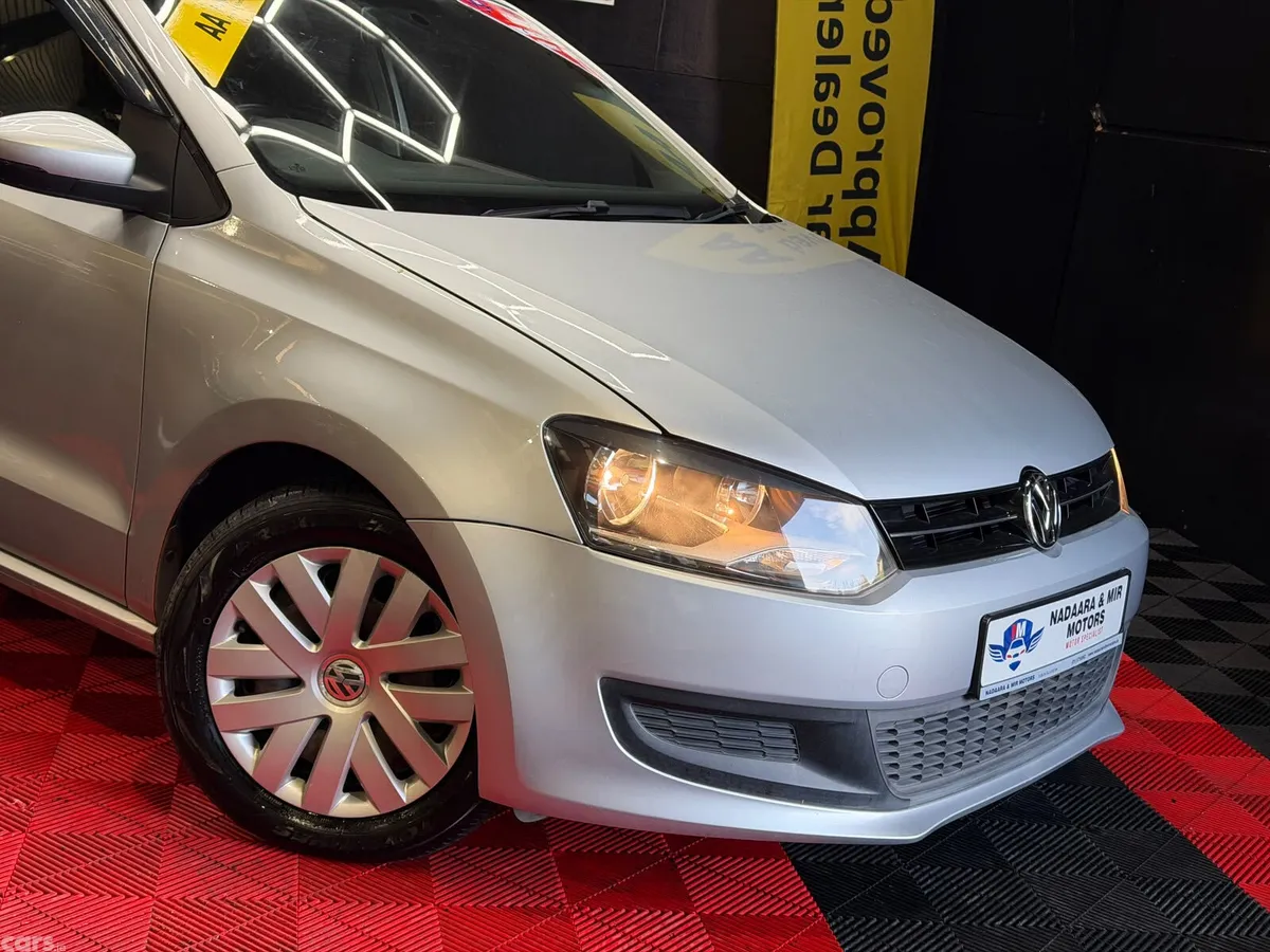 Volkswagen Polo Hatchback, Petrol, 2014, Silver