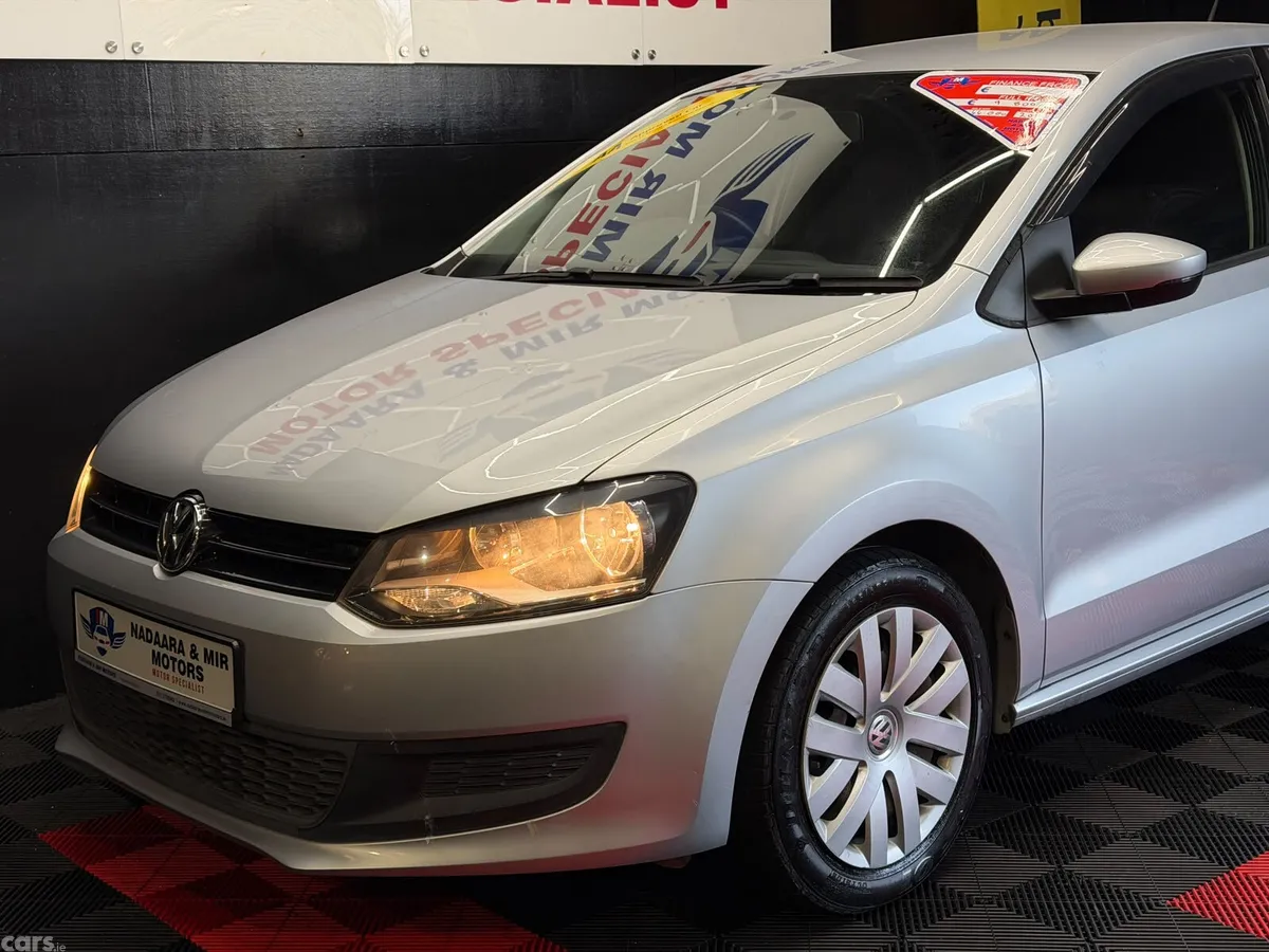 Volkswagen Polo Hatchback, Petrol, 2014, Silver