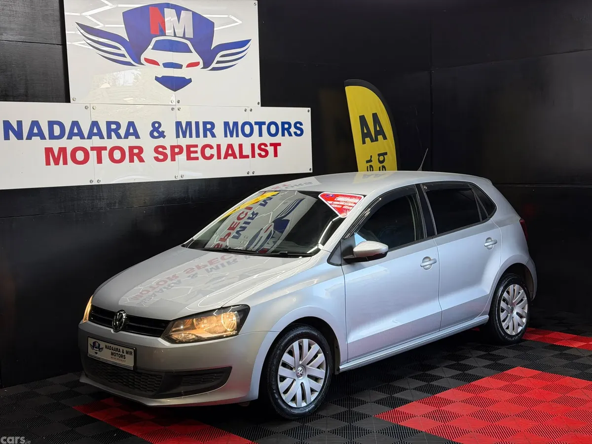 Volkswagen Polo Hatchback, Petrol, 2014, Silver